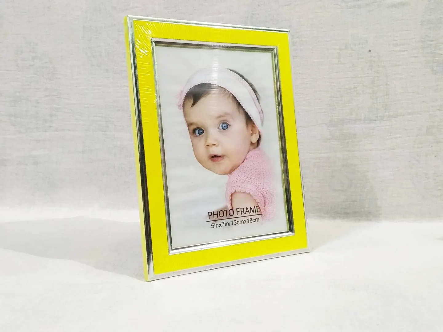 DEEP CREATION BY Perfect Homes colorfull plastic Photo Frame Wall Table Photo Frame with Stand (yellow, 1Photos)