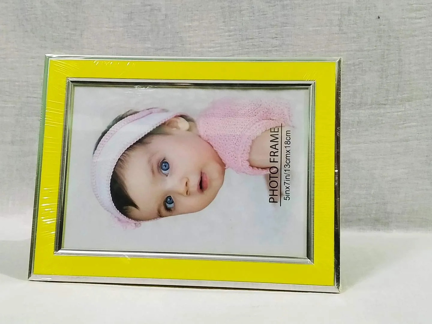 DEEP CREATION BY Perfect Homes colorfull plastic Photo Frame Wall Table Photo Frame with Stand (yellow, 1Photos)