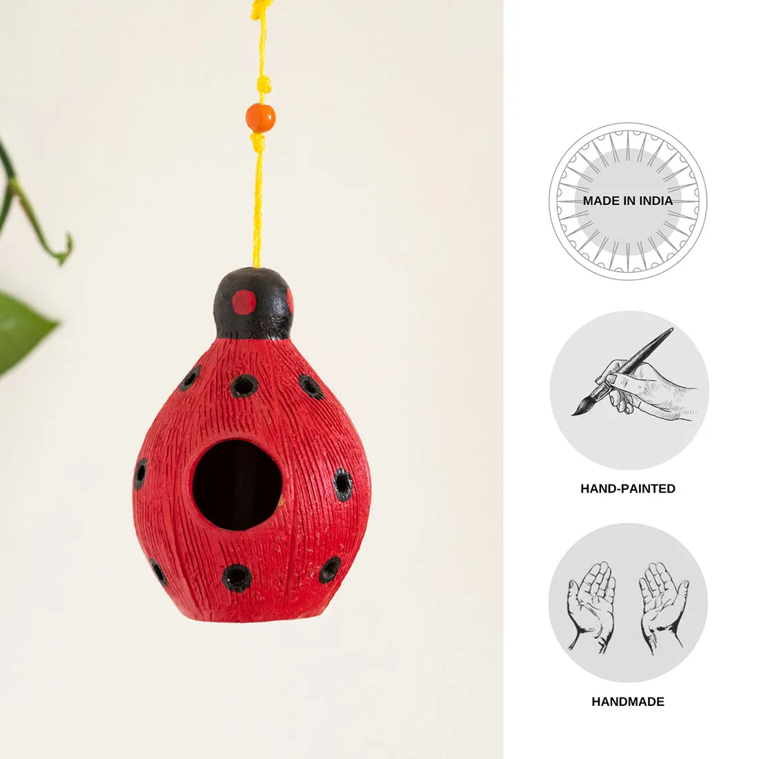 'Flapping Ladybug' Handmade & Hand-painted Terracotta Bird House (19.6 cm, Red)