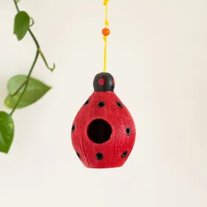 'Flapping Ladybug' Handmade & Hand-painted Terracotta Bird House (19.6 cm, Red)