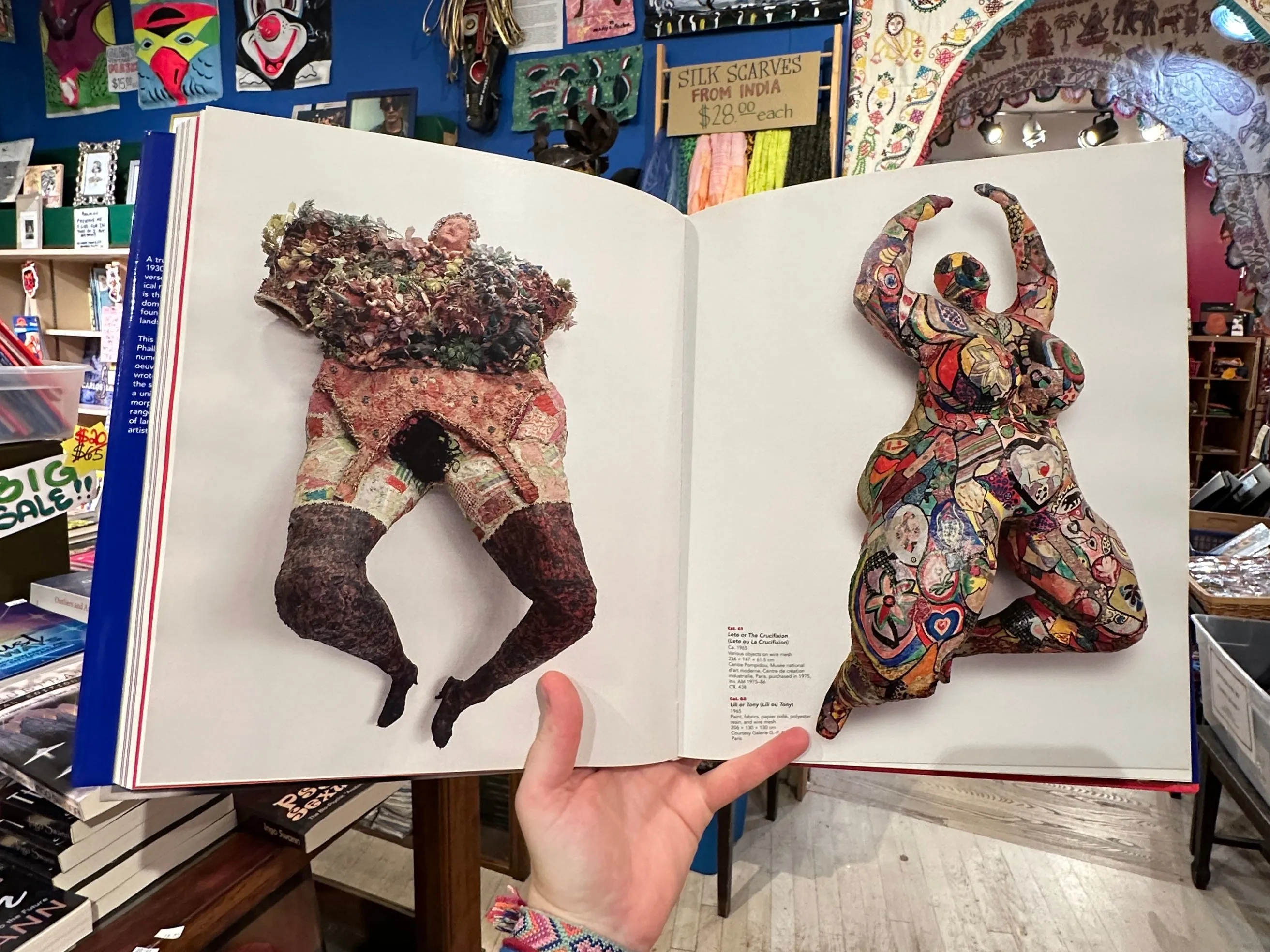 "Niki de Saint Phalle by Guggenheim Museum Bilbao - Hardcover Book