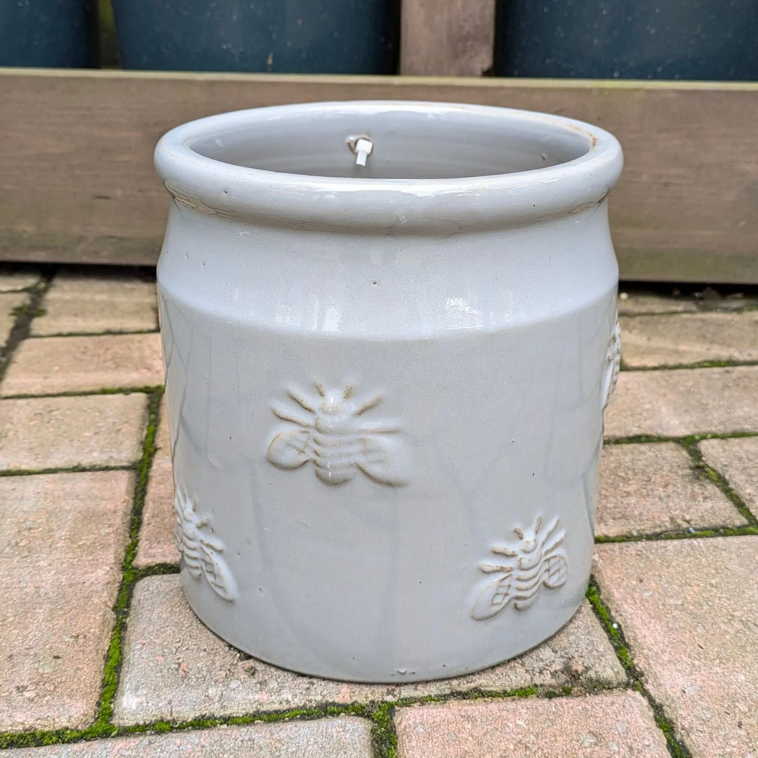 Woodlodge 19cm Grey Bee Glazed Pot